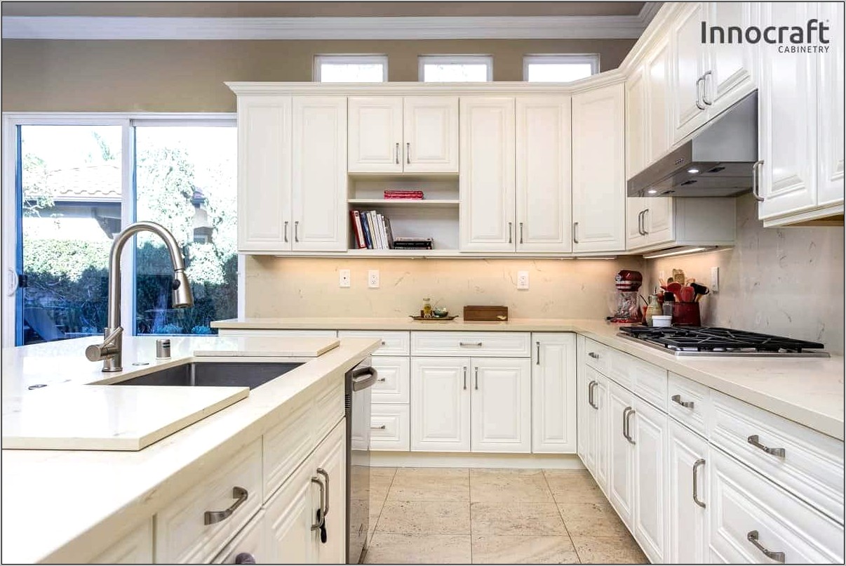 Antique White Shaker Kitchen Cabinets